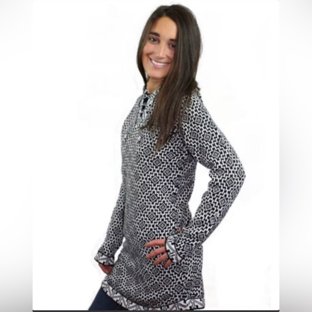 Artesania Women’s Alpaca/Wool Soft Sweater Hoodie  Black/White Handmade Size S